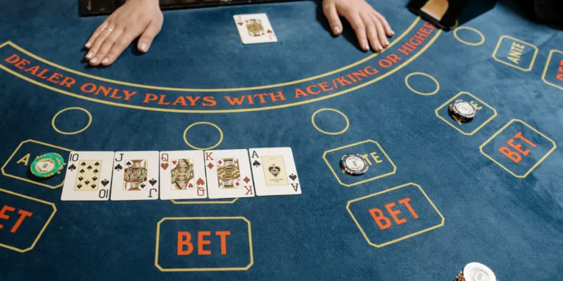 Luật chơi Baccarat chi tiết từ A đến Z